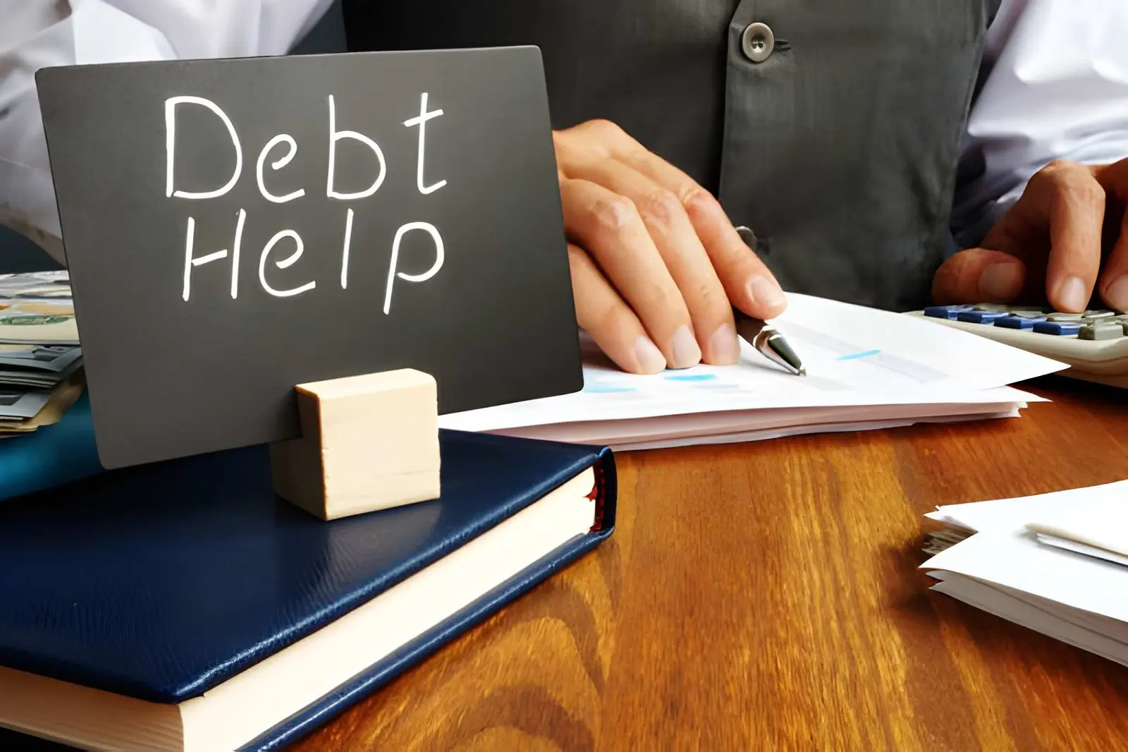 How a Debt Recovery Lawyer Helps Businesses Recover Unpaid Debts Efficiently