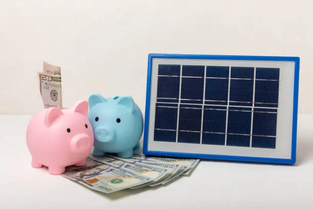Comparing Upfront Costs vs Long-Term Savings of Solar